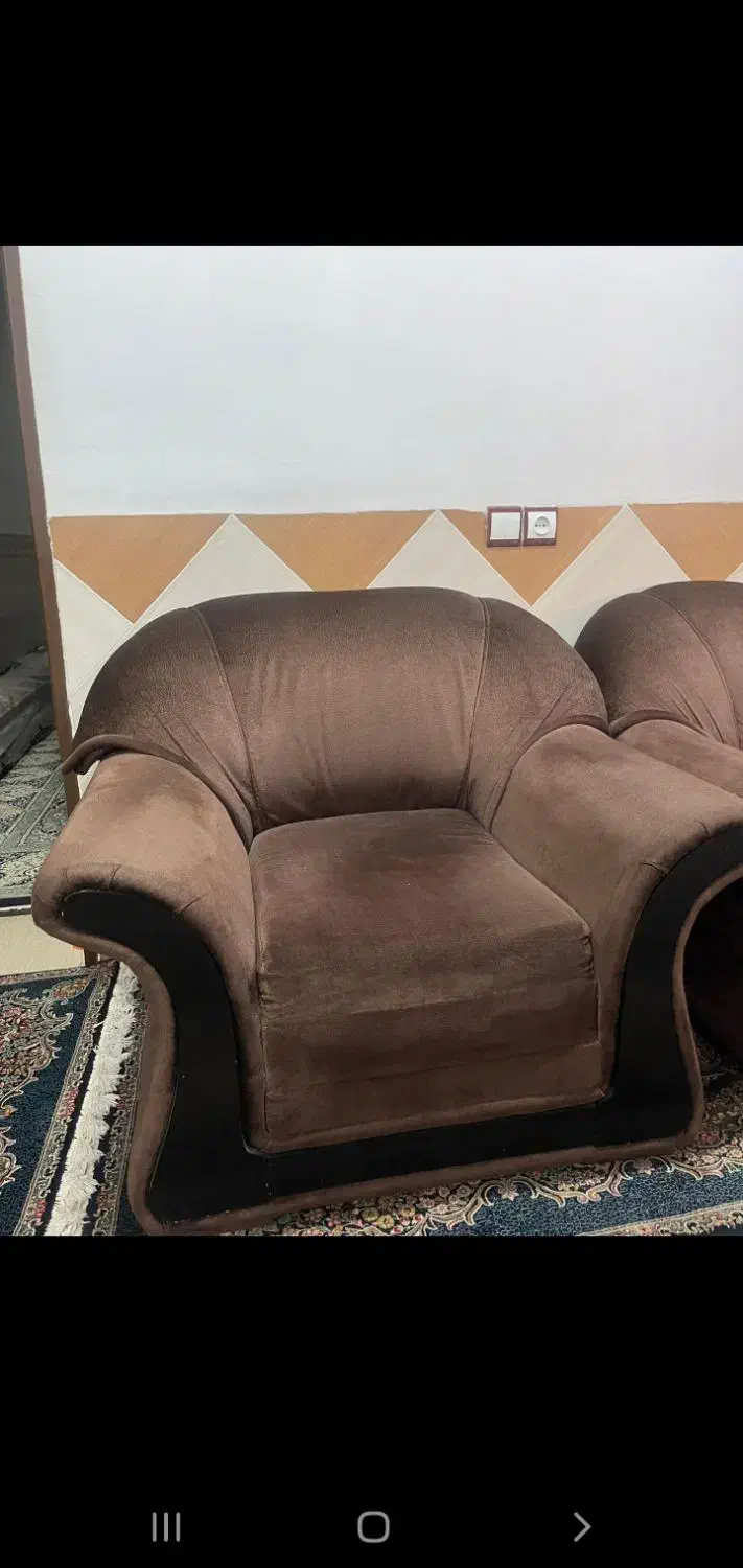 سرویس مبل راحتی در حد نو|مبلمان خانگی و میز عسلی|جیرفت, |دیوار