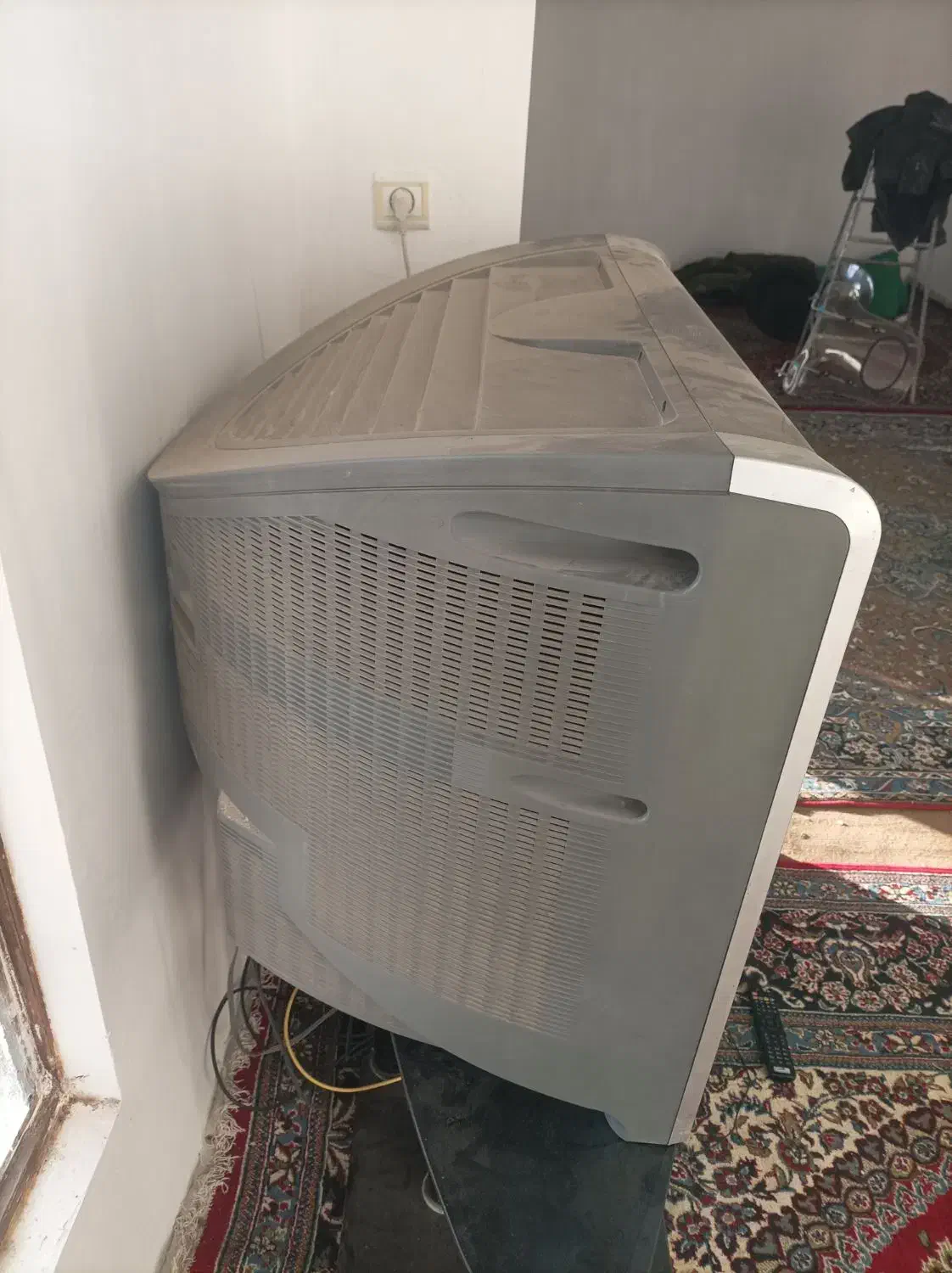 تلویزیون 32اینچ|تلویزیون و پروژکتور|لنجان, |دیوار