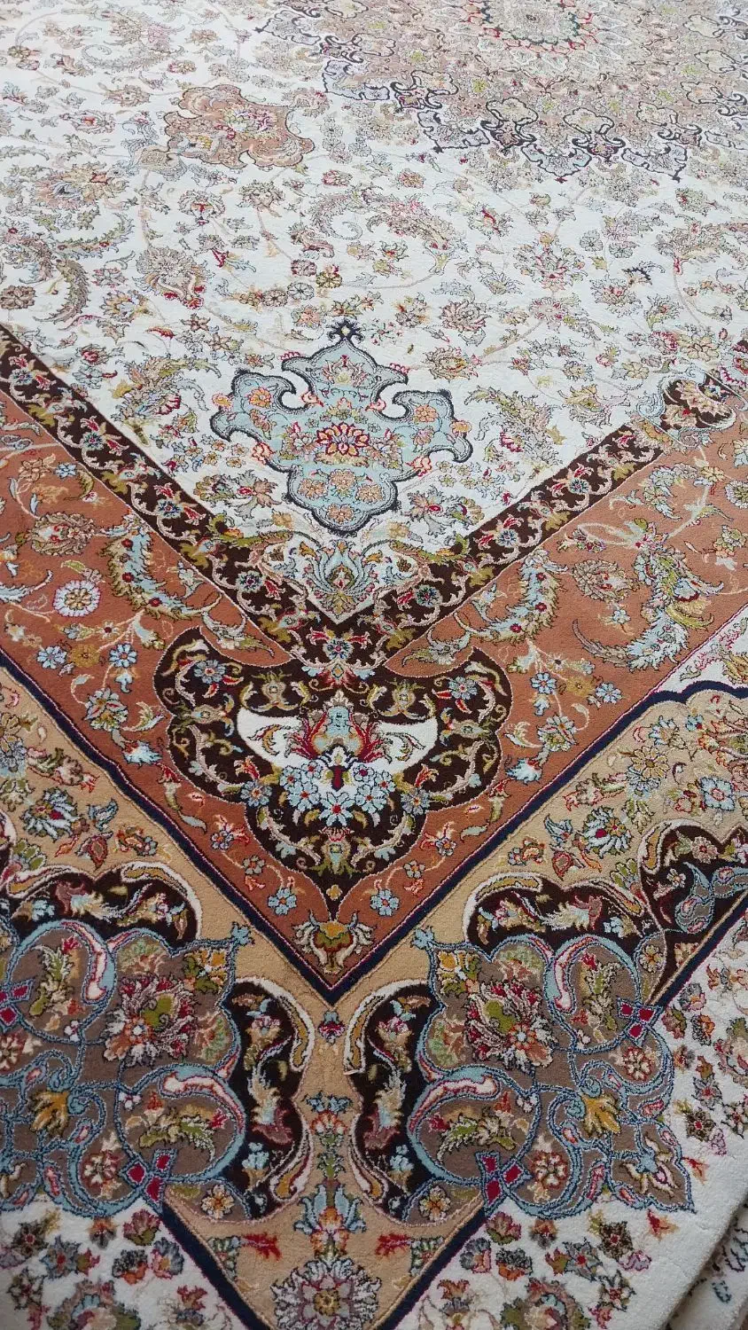 فرش ۷۰۰ شانه ۱۲ ضخیم و ۱۲ متری قرمز|فرش|تبریز, |دیوار