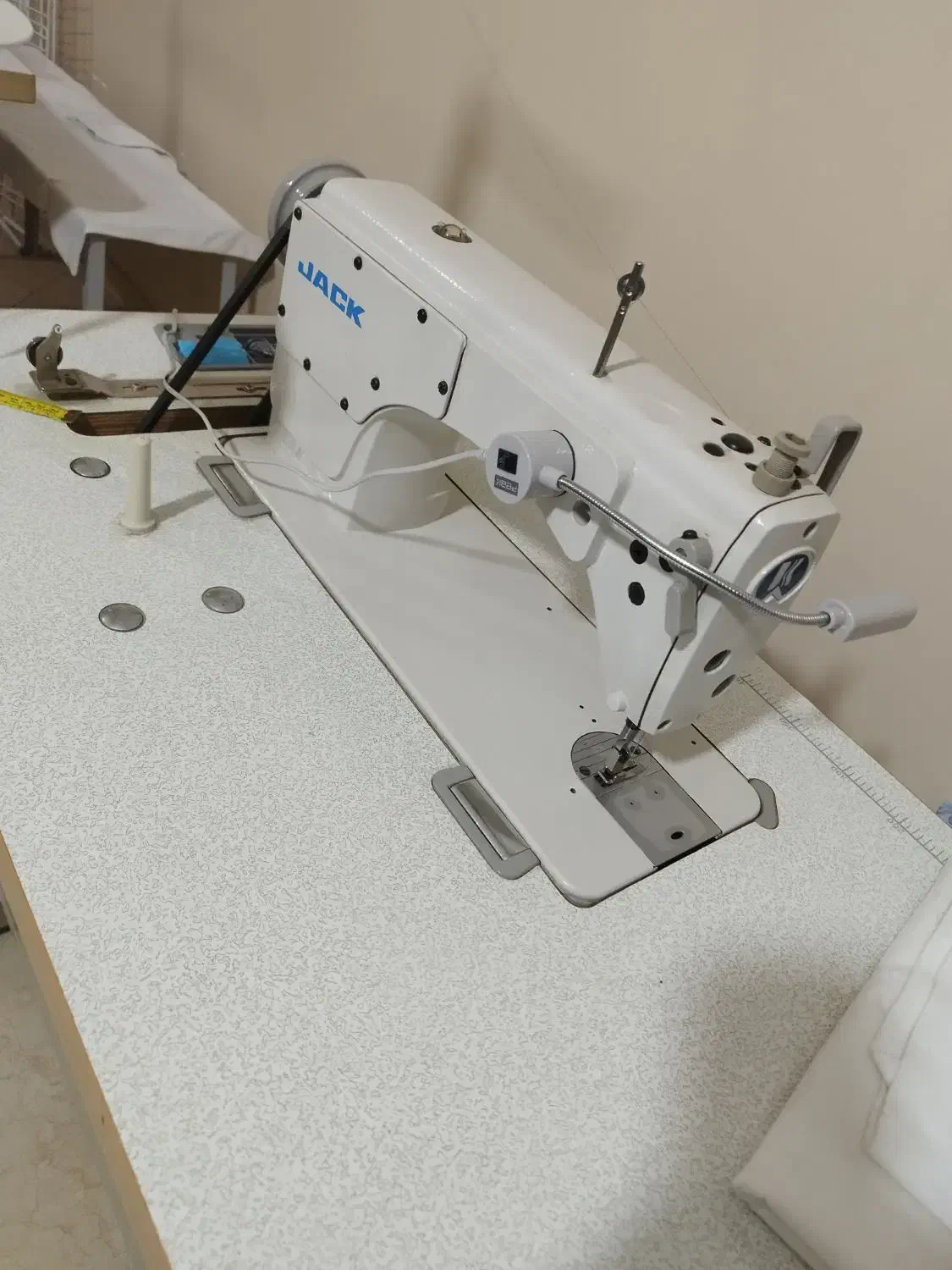 خیاطی|چرخ خیاطی و ریسندگی|بروجرد, |دیوار