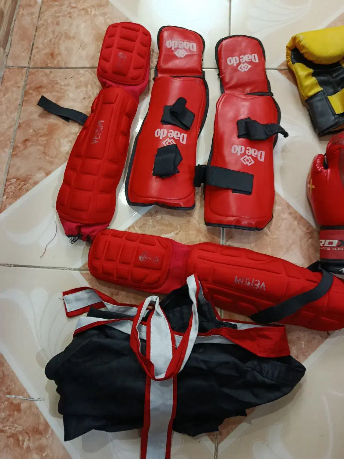 لوازم بوکس همه باهم ۶۵۰هزار|تجهیزات ورزشی|محمدشهر, محمدشهر|دیوار