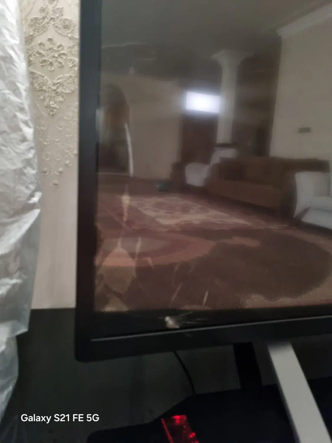 تلوزیون شکسته|تلویزیون و پروژکتور|اردبیل, |دیوار