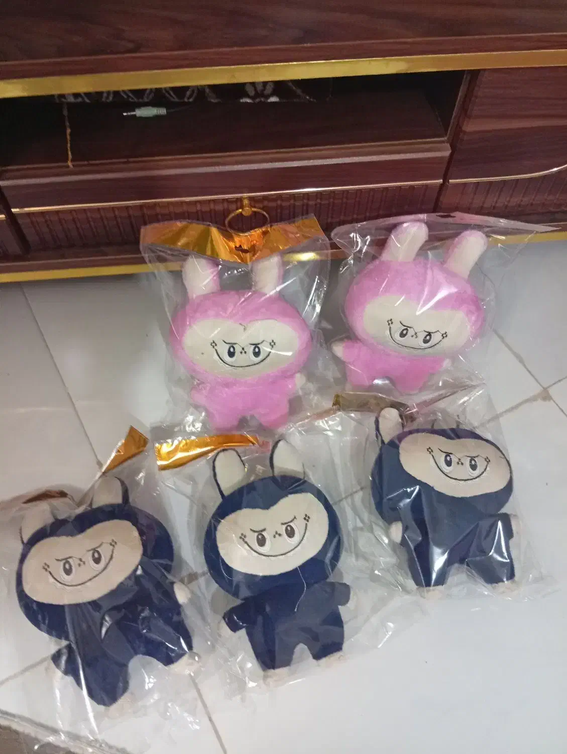 عروسک‌ لبو بو|اسباب‌‌بازی|نیشابور, سرآب کوشک|دیوار