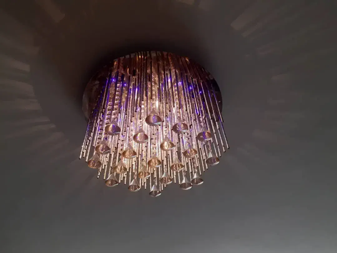 ۲عدد لوستر آویز ال ای دی دار چهار نور مختلف|لوستر و چراغ آویز|تهران, علی‌آباد|دیوار