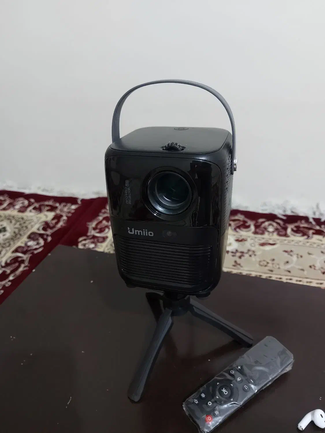 ویدیو پروژکتور یومیو Q2|تلویزیون و پروژکتور|خرم‌آباد, |دیوار