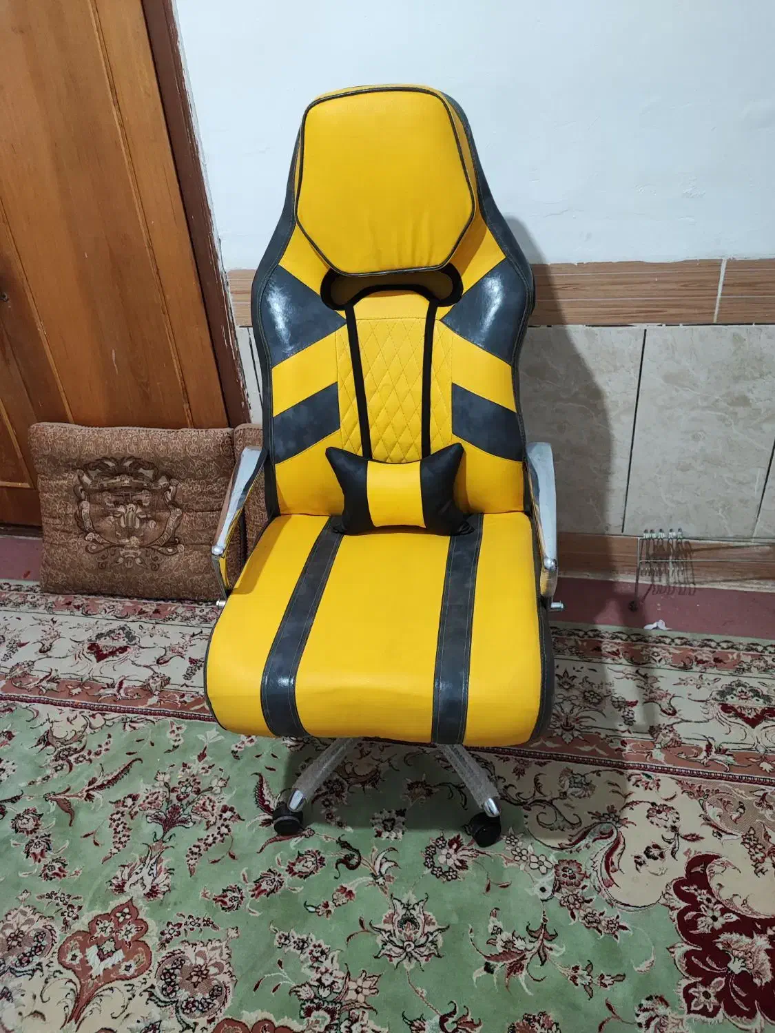 صندلی گردان پژوی چرخان دنای مدیریت اداری ساینای|مبلمان اداری|شهرکرد, |دیوار