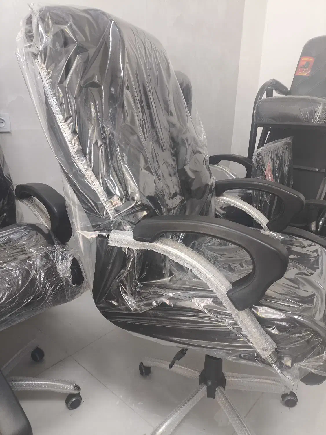 صندلی مدیریت چروک|صندلی و نیمکت|قم, ولیعصر|دیوار