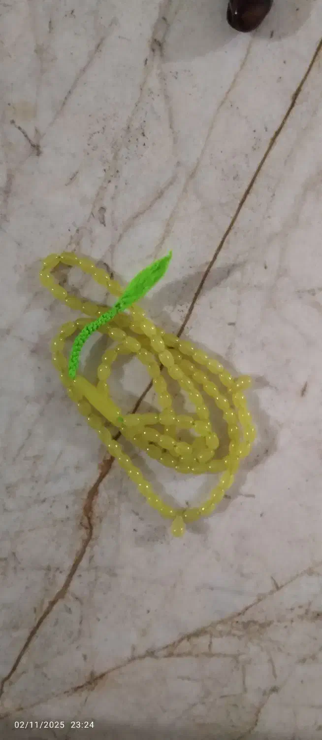 تسبیح و چاقو قدیمی|کلکسیون اشیاء عتیقه|فامنین, |دیوار