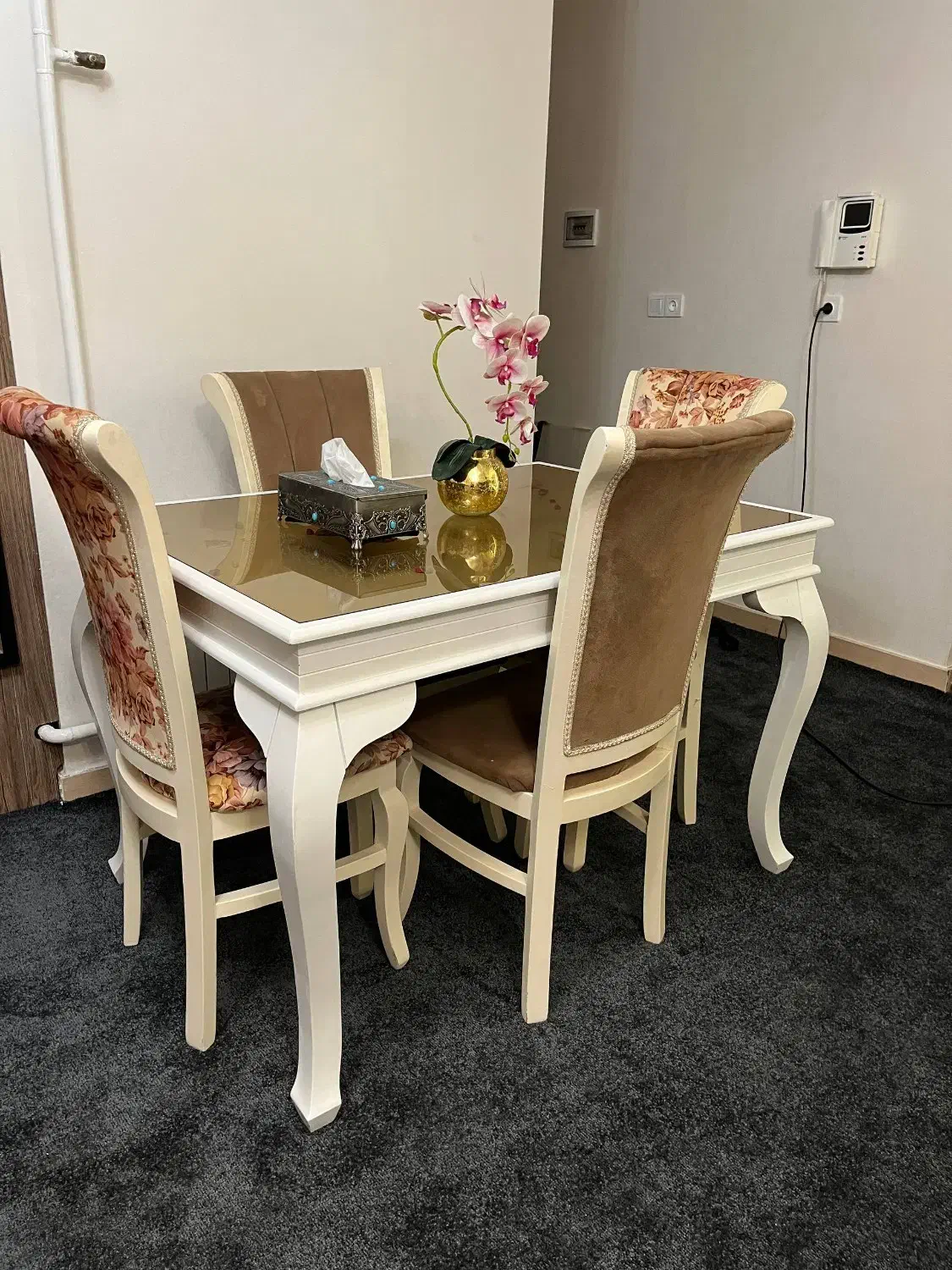 میزغذاخوری|میز و صندلی غذاخوری|شبستر, |دیوار