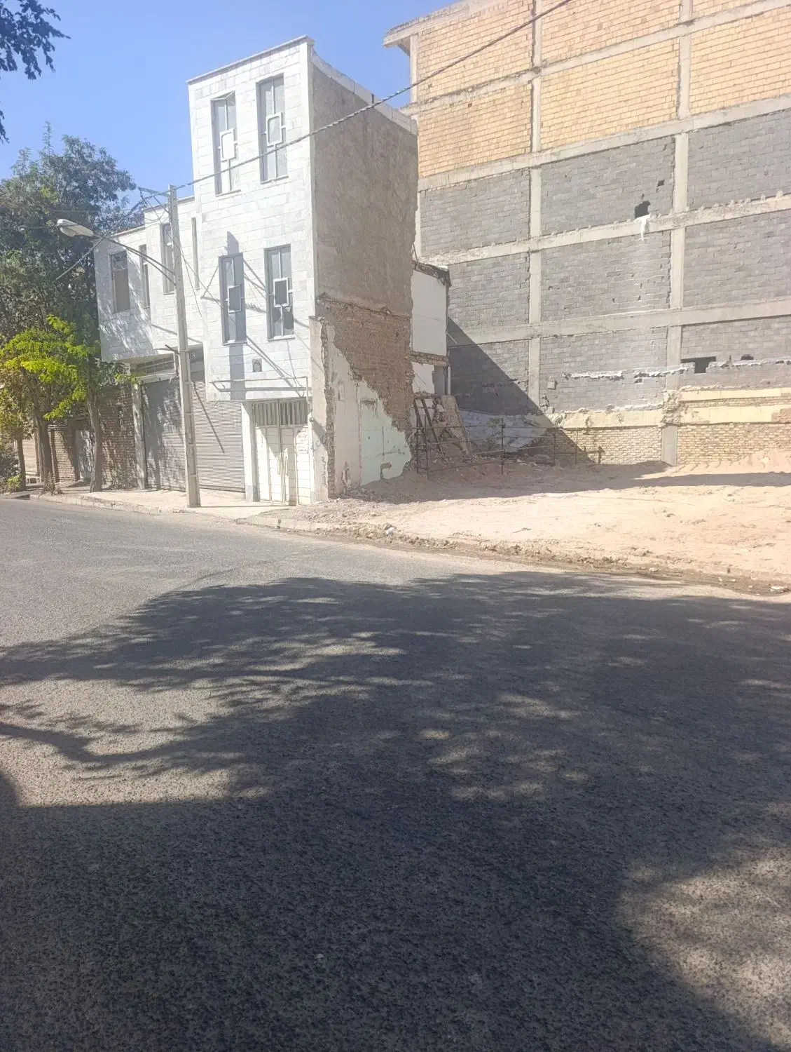 فروش ساختمان ویلایی در بر اصلی شکارچی (حیدر علی)|فروش خانه و ویلا|زنجان, |دیوار