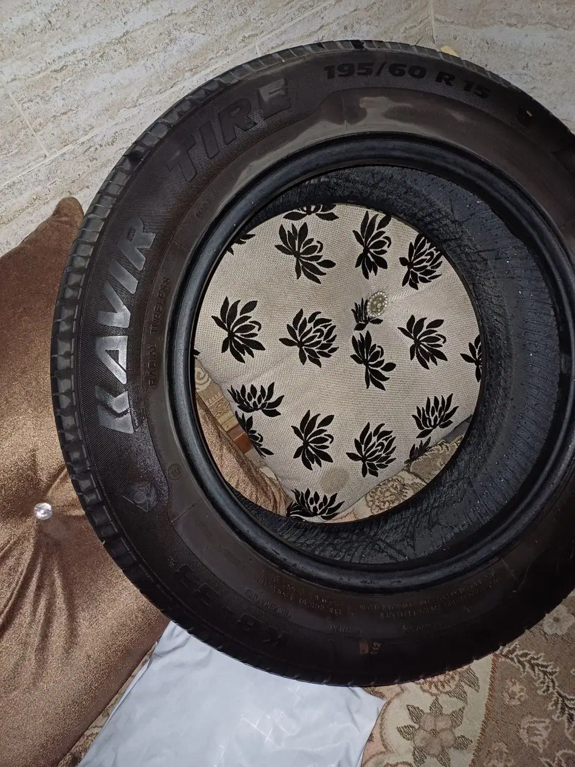 لاستیک کویرتایرسایز۱۹۵/۶۰/۱۵|قطعات یدکی و لوازم جانبی|رباط‌کریم, رباط‌کریم|دیوار