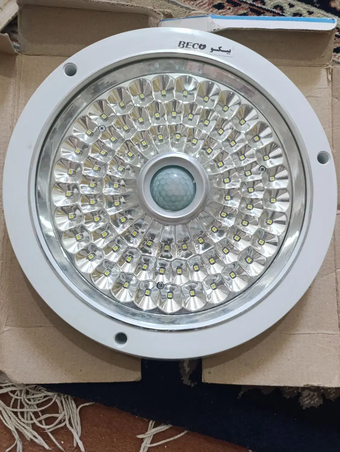 دو عدد چراغ ال ای دی|لامپ و چراغ|شیراز, کوشک میدان|دیوار