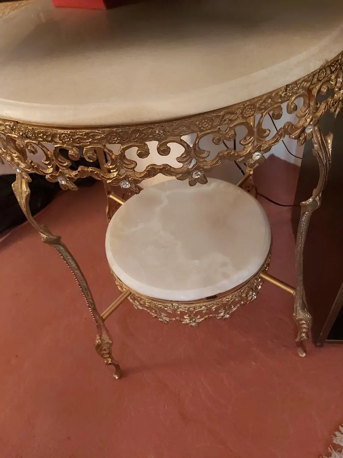 میز تلفن برنز|میز تلفن|شیراز, فخرآباد (دروازه کازرون)|دیوار