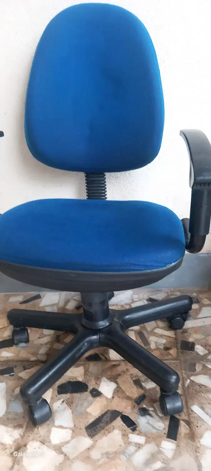 صندلی سالم در حد نو|صندلی و نیمکت|رشت, دیانتی|دیوار