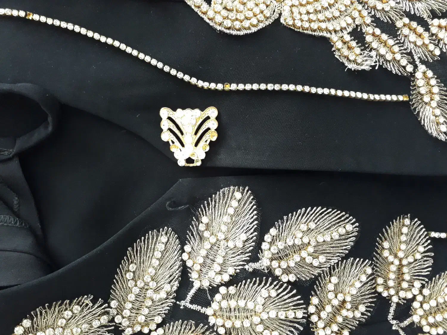 کت ودامن|لباس|رودهن, |دیوار