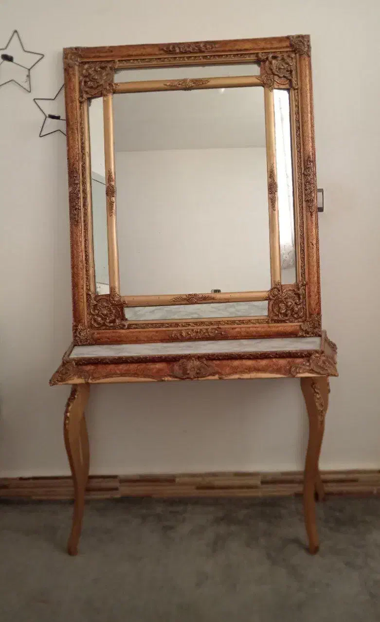 ایینه|آینه|تربت‌حیدریه, بالا ولایت|دیوار