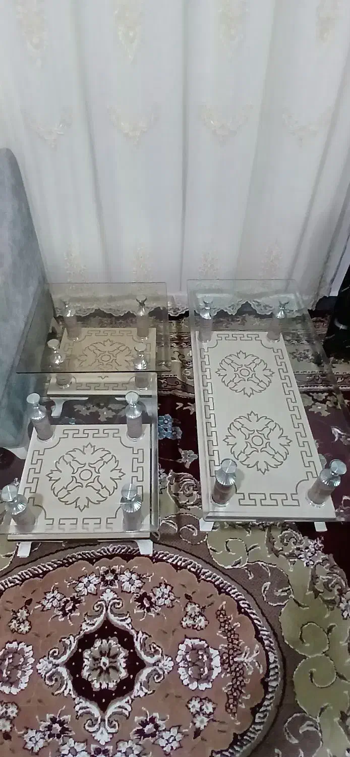 میز جلو مبلی شیشه ای در حد نو|مبلمان خانگی و میز عسلی|بیله سوار, |دیوار