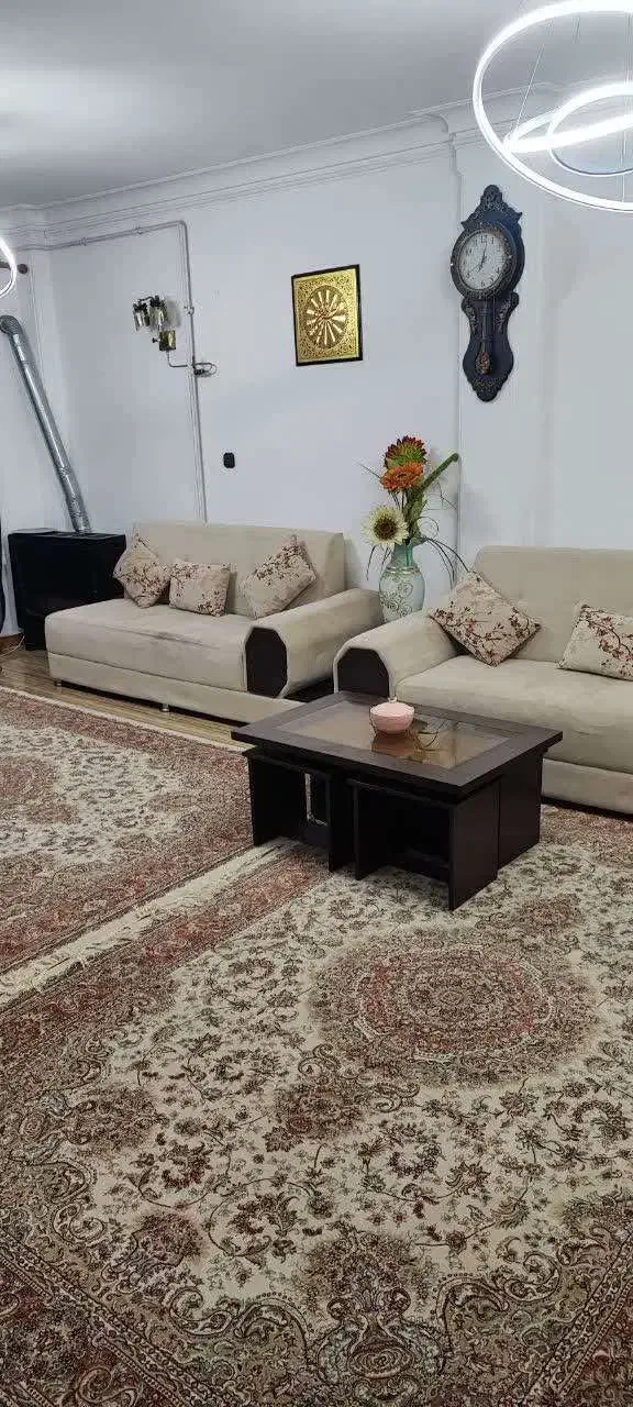 مبل هفت نفره|مبلمان خانگی و میز عسلی|رشت, لاکانی|دیوار