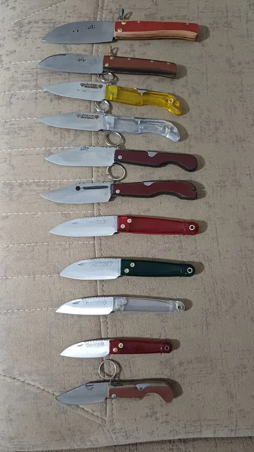 چاقوهای تیزکاردست به شرط|کلکسیون اشیاء عتیقه|هشتگرد, شهرک آرتیمان|دیوار