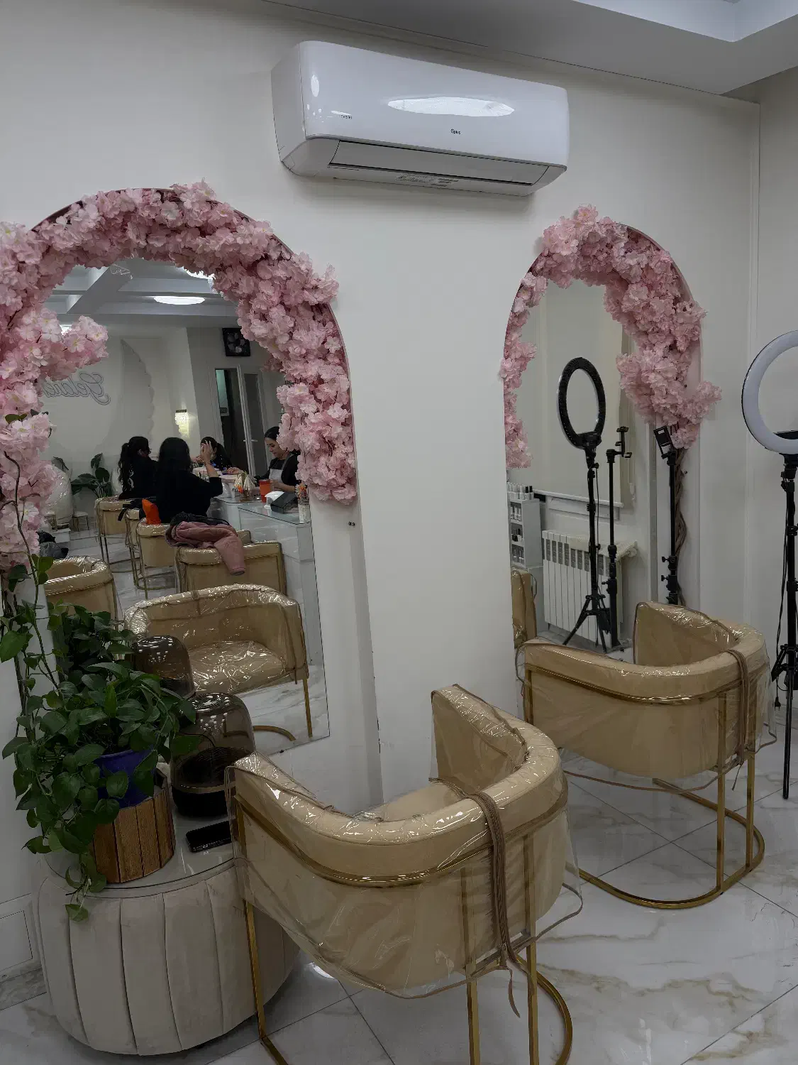 خدمات ارایشگری  و زیبایی|خدمات آرایشگری و زیبایی|تهران, حبیب الله|دیوار