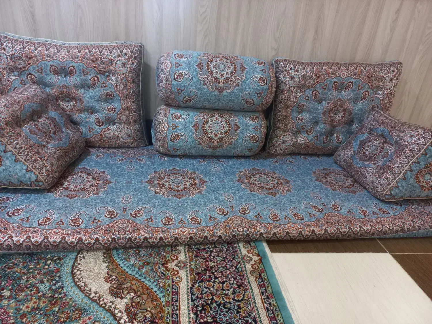 شاه نشین|پشتی|دامغان, |دیوار