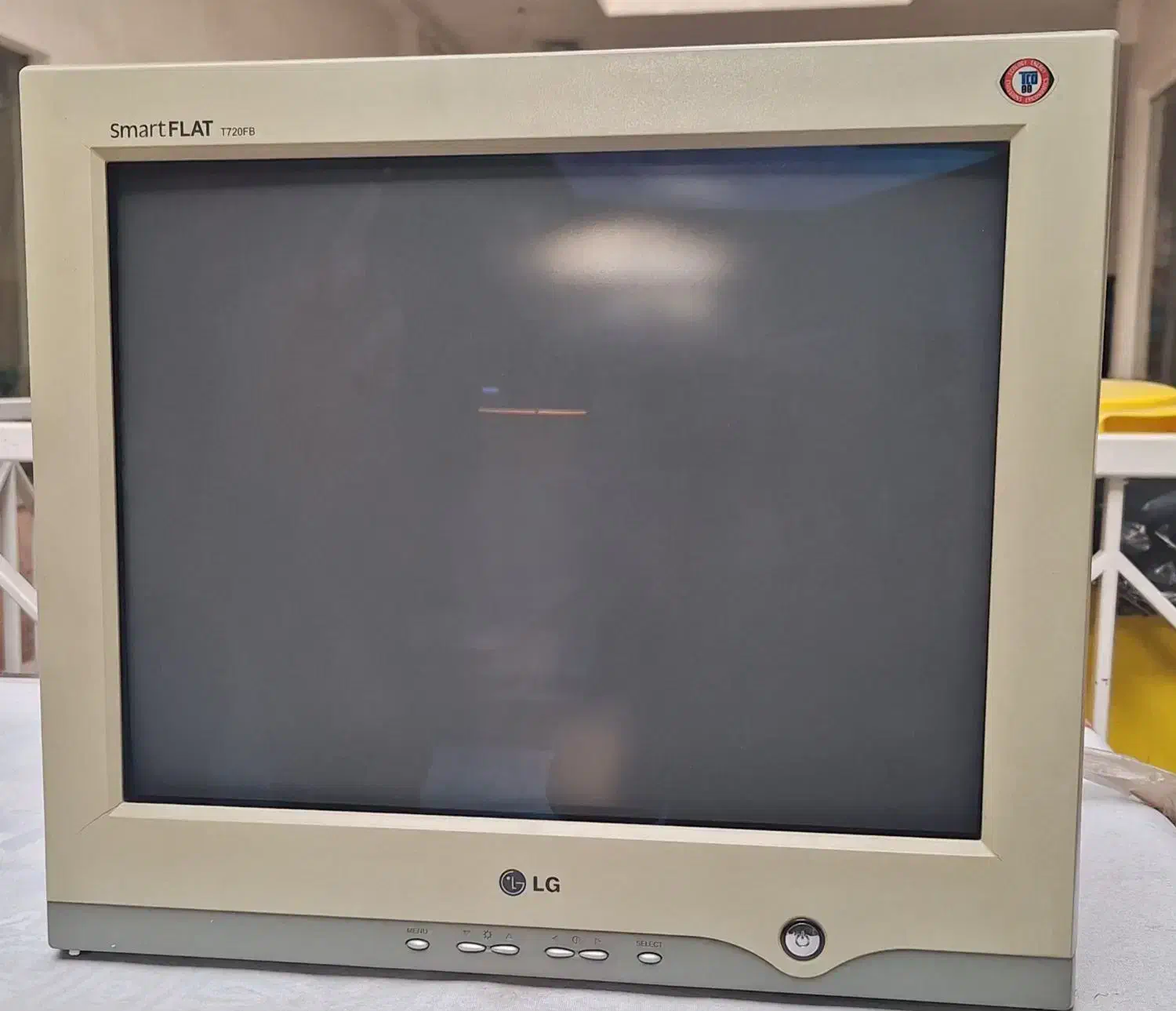 مانیتور پشت دار ۱۷ اینچ ال جی|قطعات و لوازم جانبی رایانه|تهران, مسعودیه|دیوار