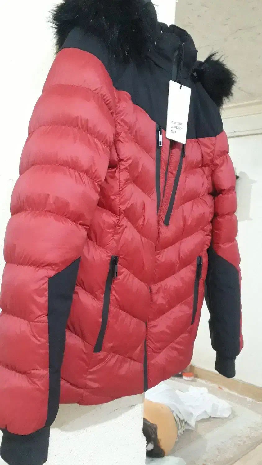 کاپشن|لباس|رشت, نظری|دیوار