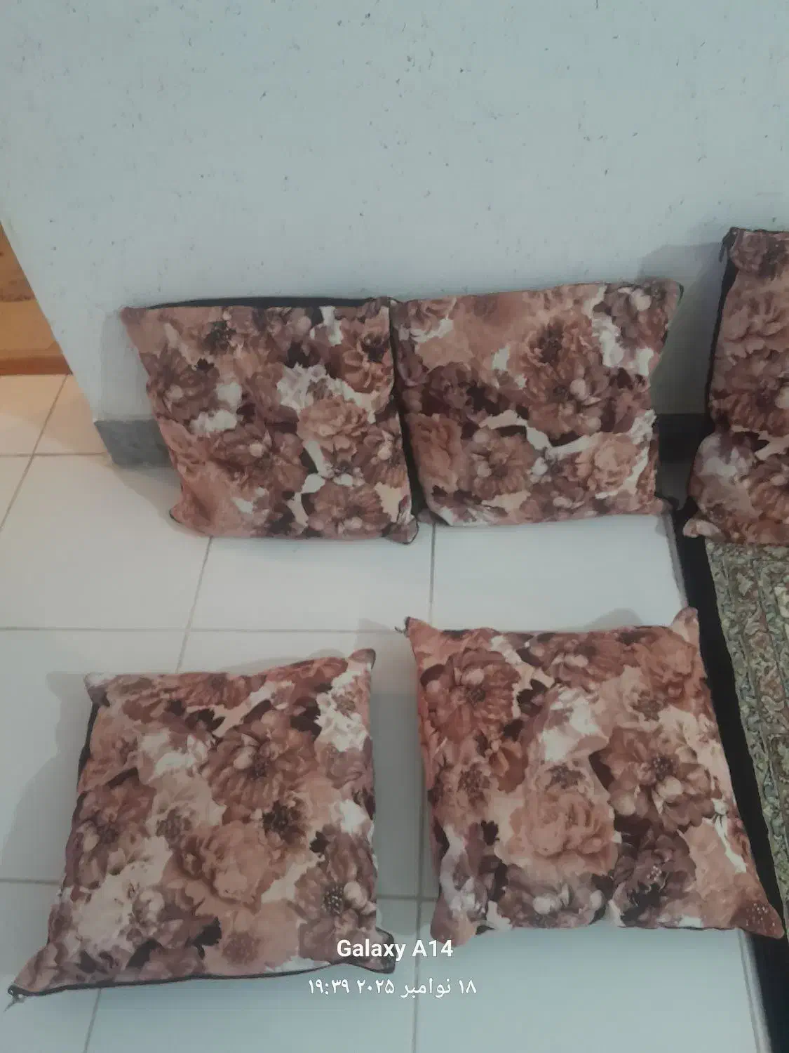 کوسن|رختخواب، بالش، پتو|کنگاور, |دیوار