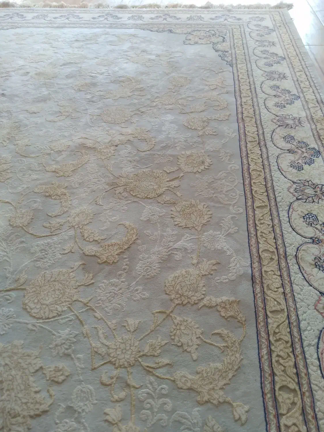 فرش۷۰۰شانه ۹متری درحدنوع میباشد|فرش|میانه, |دیوار