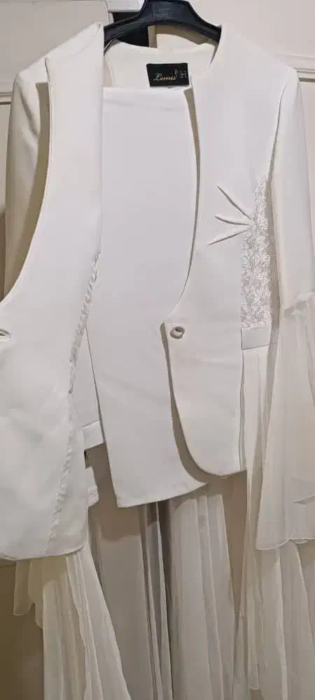 لباس مجلسی|لباس|کرج, چمران|دیوار