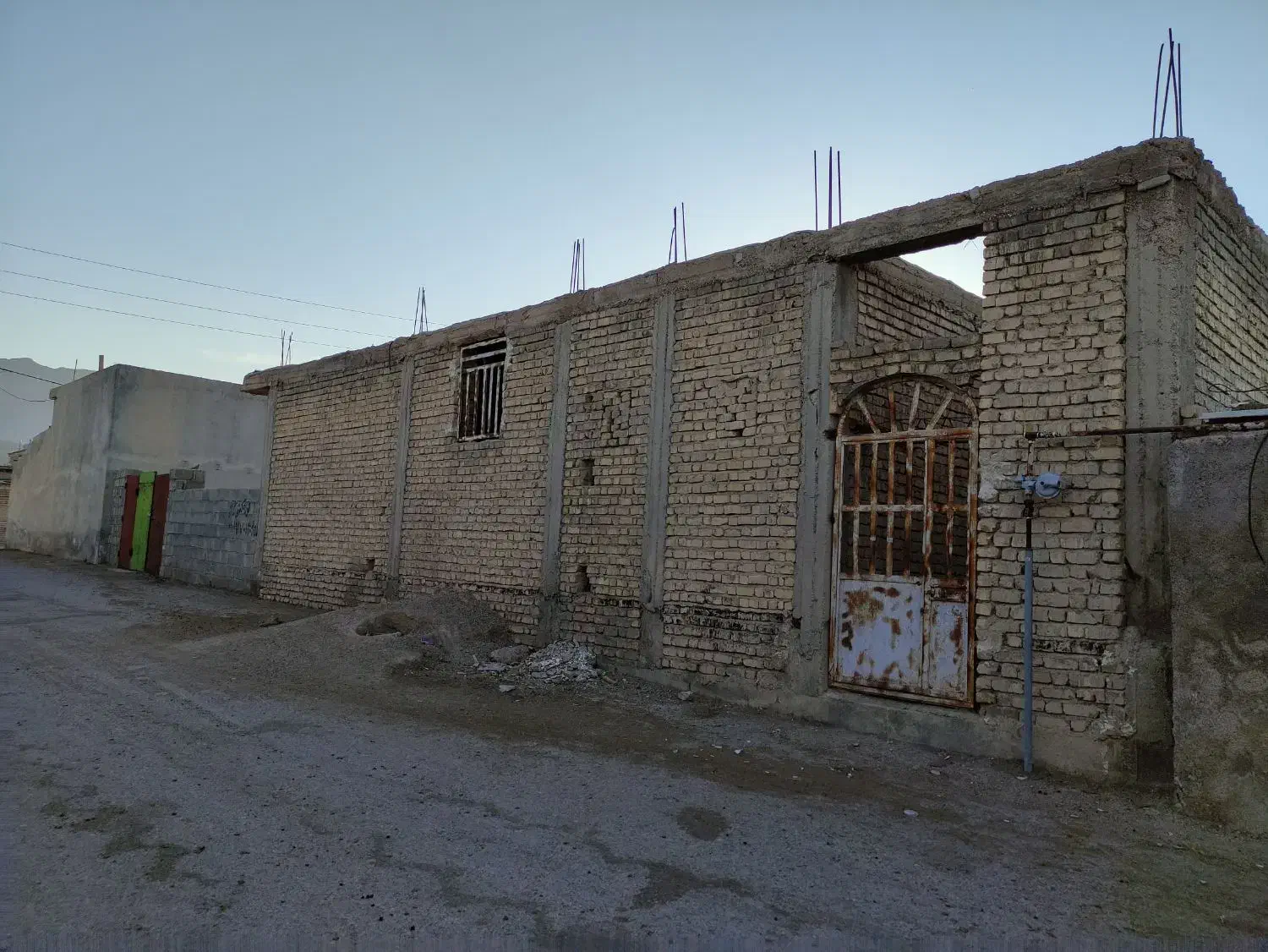 فروش اسکلت نیمه کاره در سروستان روستای سیف آباد|فروش خانه و ویلا|کوهنجان, |دیوار