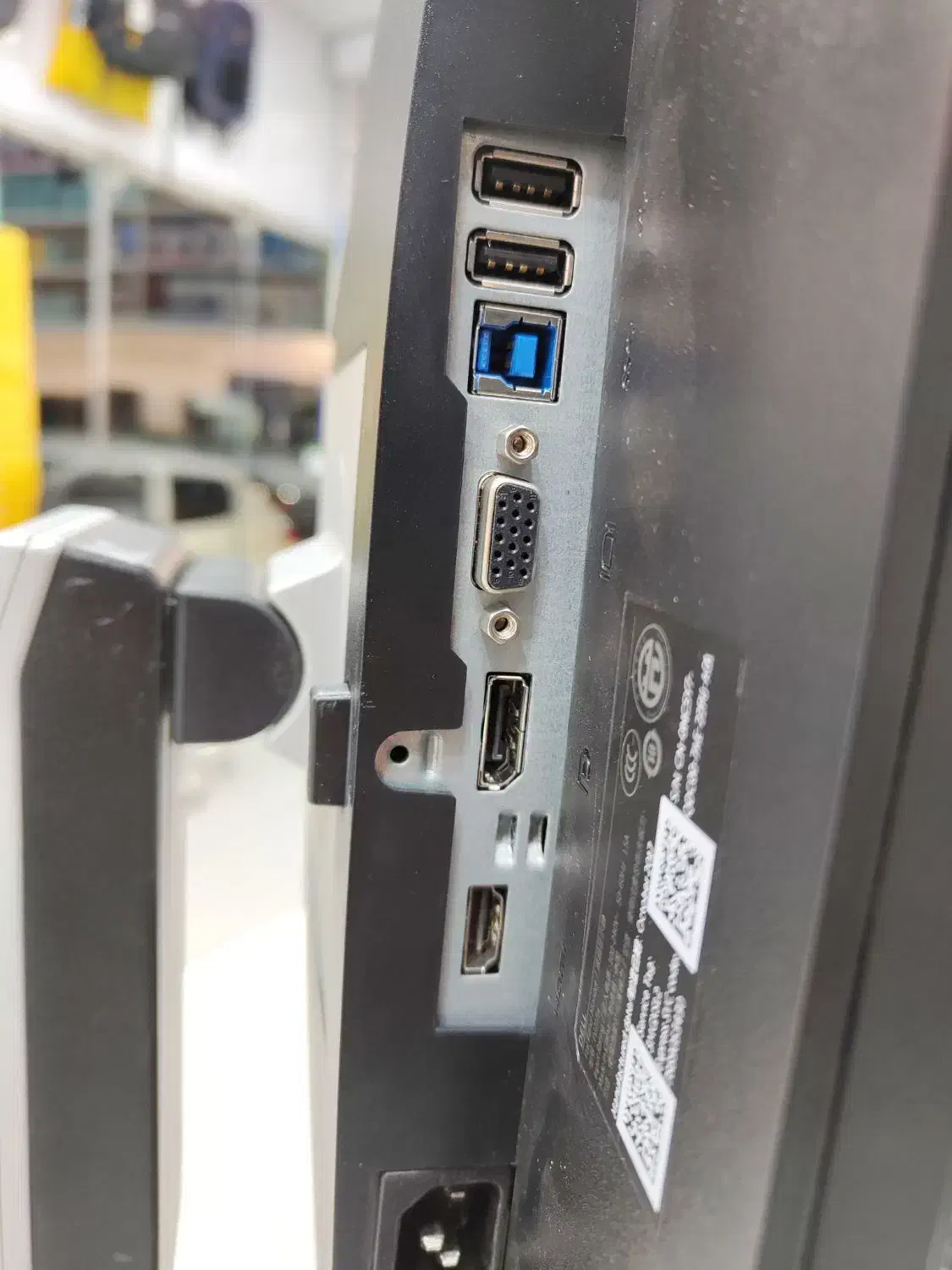 مانیتور دل مدل 2217|قطعات و لوازم جانبی رایانه|سبزوار, نواب صفوی|دیوار