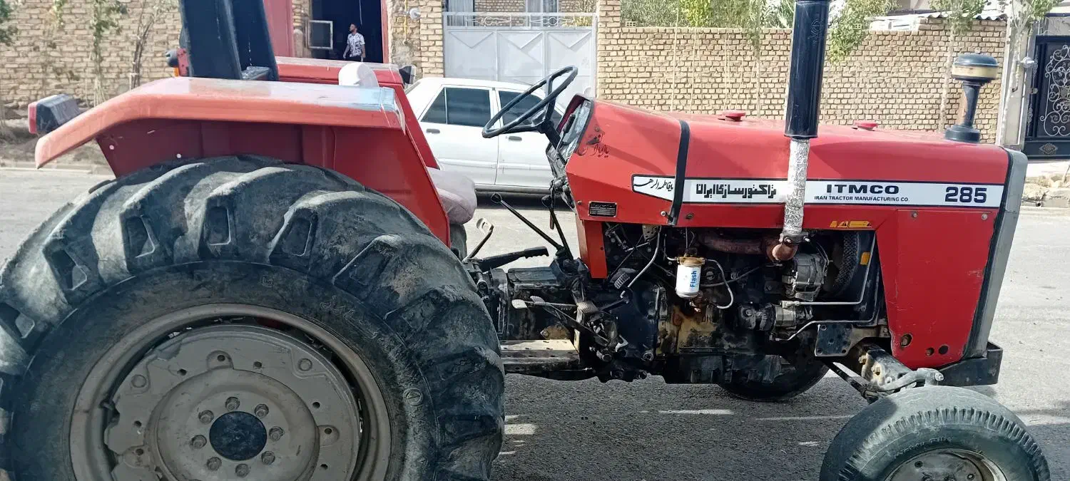 با سلام فروش یک دستگاه تراکتورمدل ۸۴|خودرو سنگین|ملایر, |دیوار
