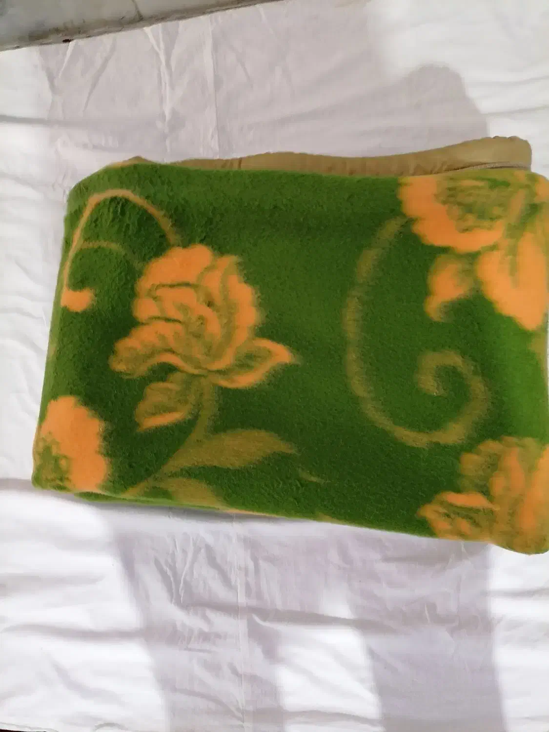 پتو تابان قدیمی نو نو|رختخواب، بالش، پتو|یزد, |دیوار