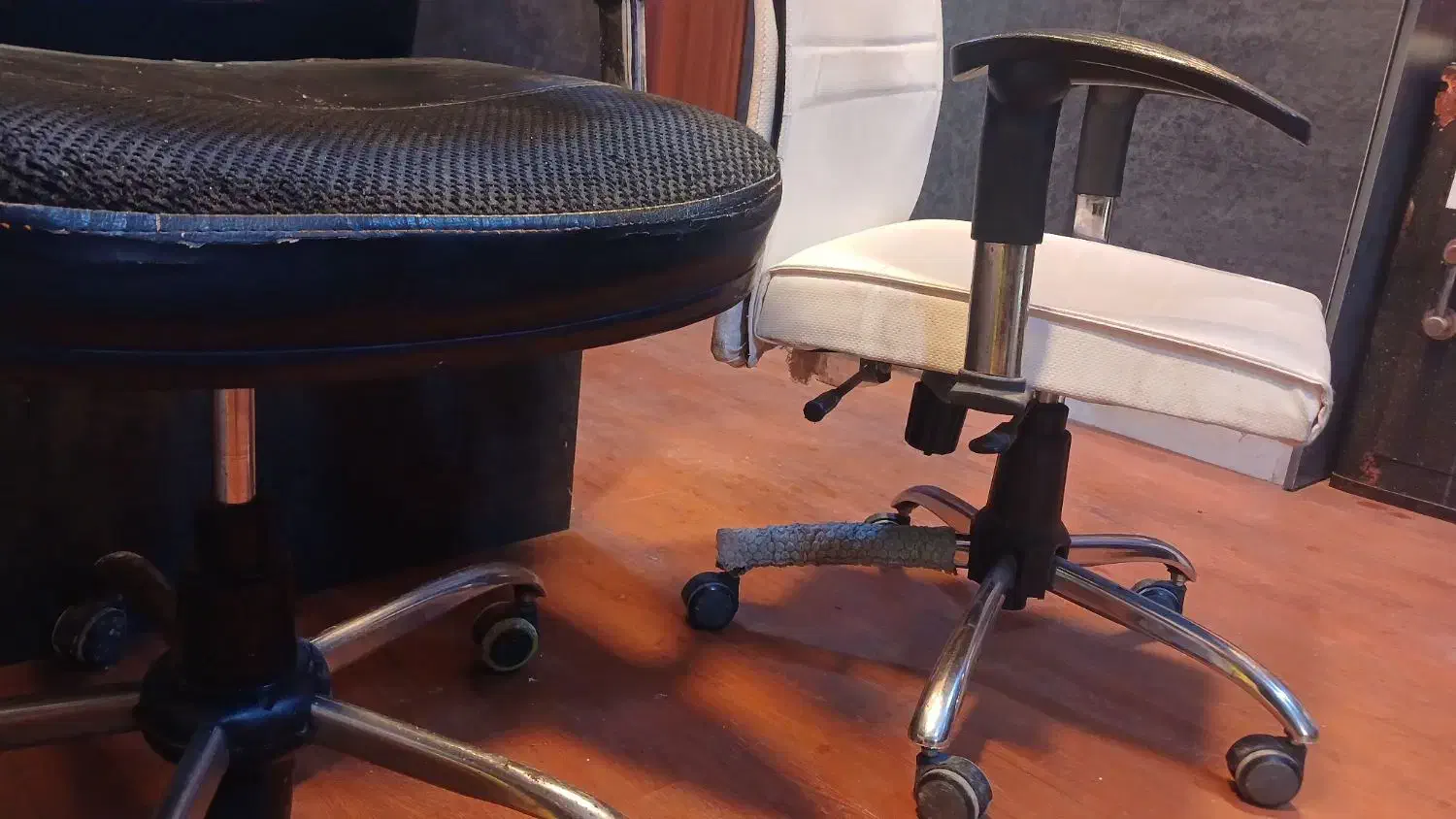 صندلی اداری ۲عدد|مبلمان اداری|لاهیجان, گلستان|دیوار