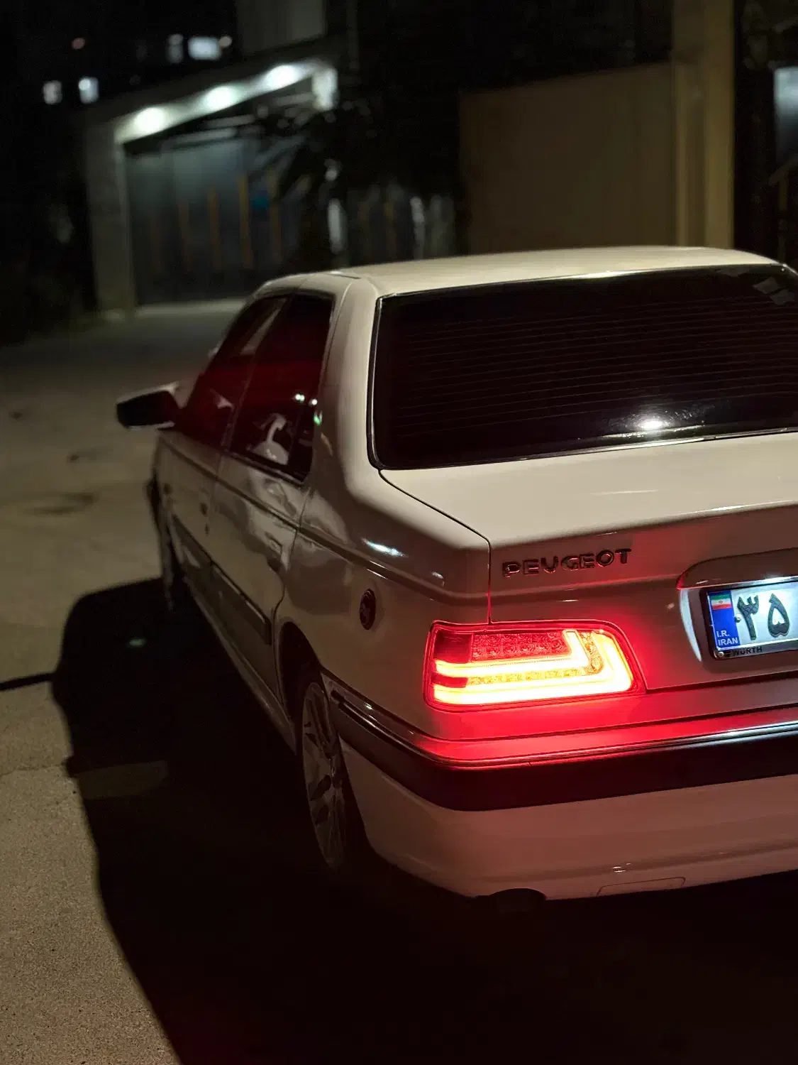 خطر عقب پارس|قطعات یدکی و لوازم جانبی|هشتگرد, شهرک صنعتی هشتگرد|دیوار