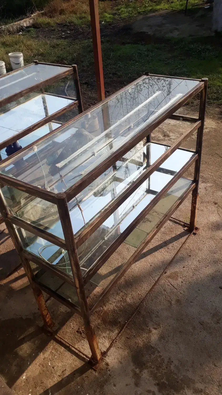 ویترین شیشه ای دور آهنی|بوفه، ویترین، کنسول|رشت, شکار اسطلخ|دیوار