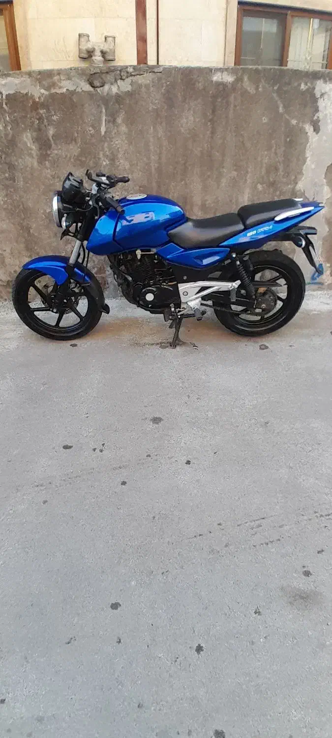 پالس ۱۸۰|موتورسیکلت|بندر انزلی, نیمه شعبان|دیوار