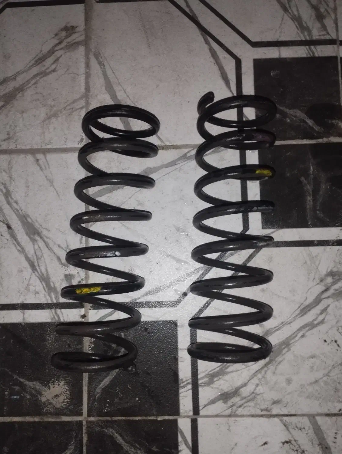 یک جفت فنر و کمک ساینا|قطعات یدکی و لوازم جانبی|اهواز, نادری|دیوار