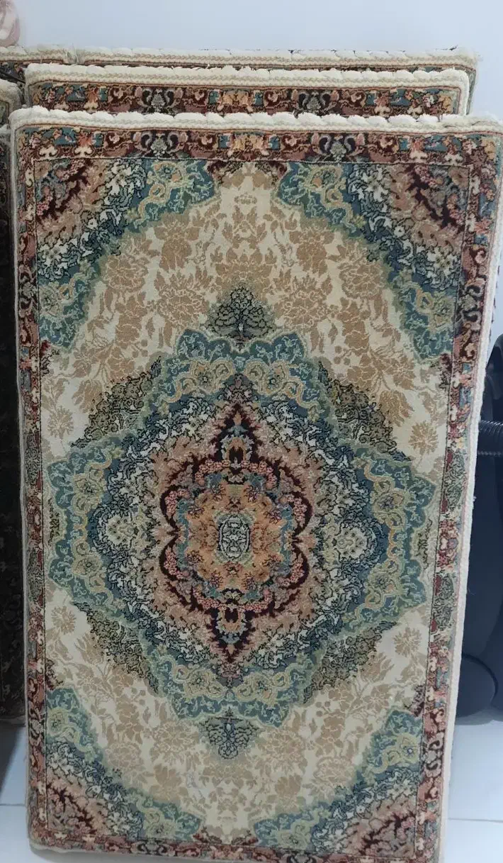 ۶ عدد پشتی در حد نو|پشتی|مریوان, |دیوار