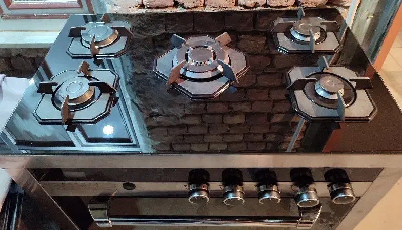 گاز پنج شعله طرح فر|اجاق گاز و لوازم برقی پختوپز|قروه, |دیوار