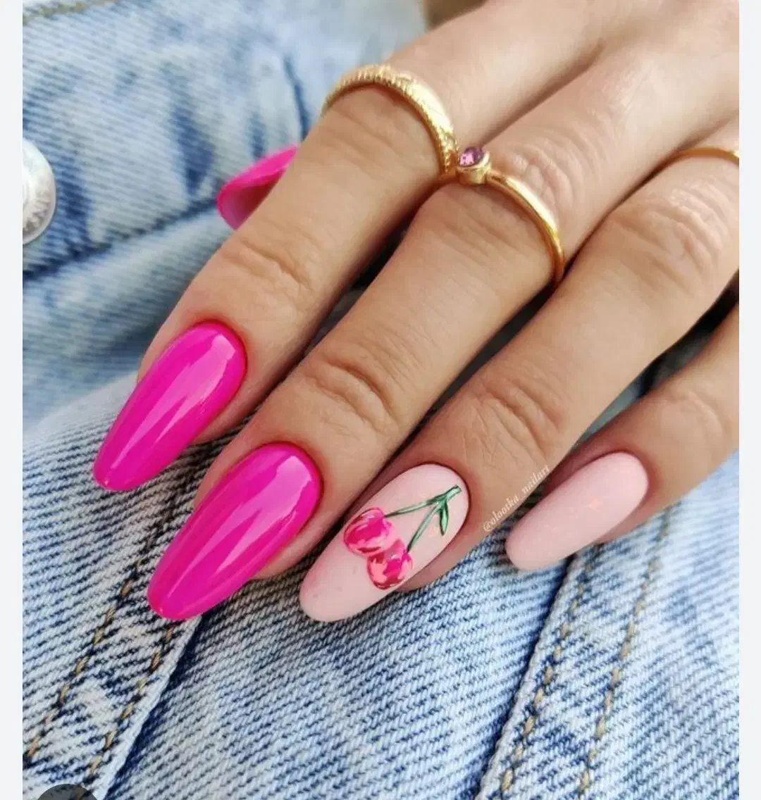 استخدام  پدیکوریست حرفه ای و ناخن کار|استخدام درمانی، زیبایی، بهداشتی|تهران, هروی|دیوار