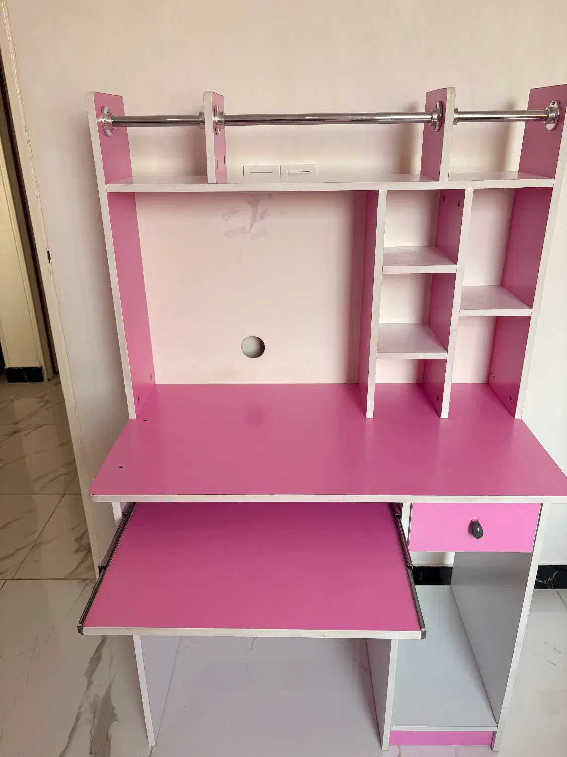 میز‌کامپیوتر درحد نو|میز تحریر و کامپیوتر|گرمسار, |دیوار