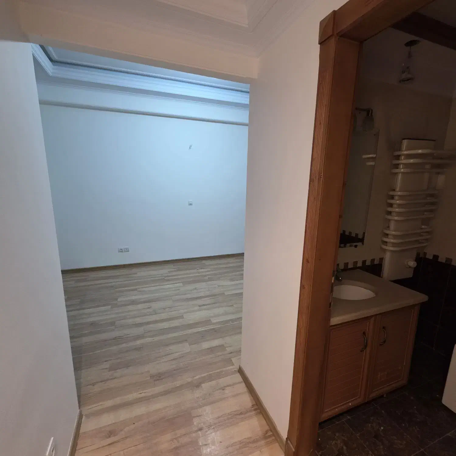 واحد ۱۷۲ متری سه خواب مستر بسیار خوش نقشه در فرشته