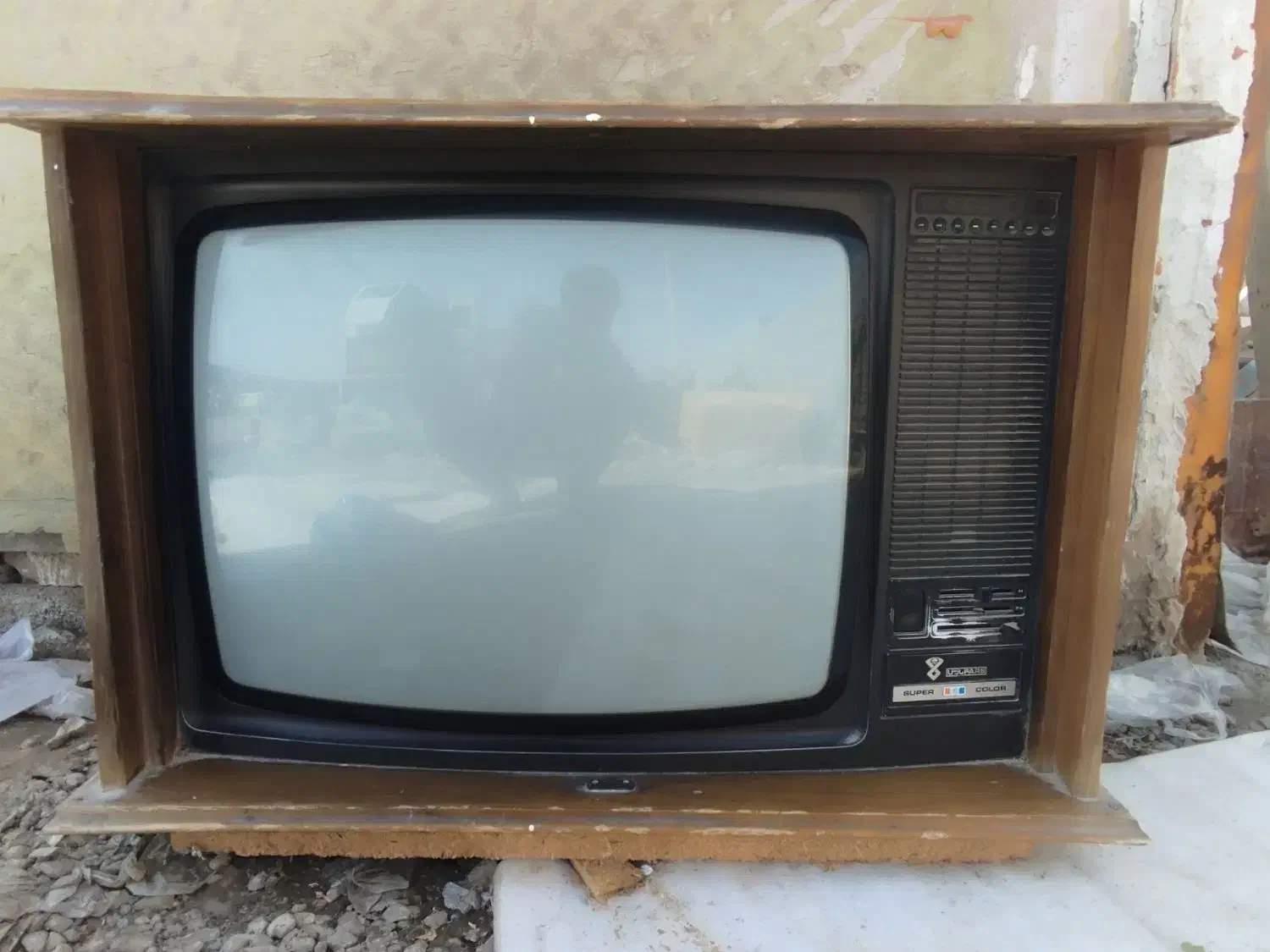 تلویزیون  کلکسیونی|کلکسیون اشیاء عتیقه|کازرون, |دیوار