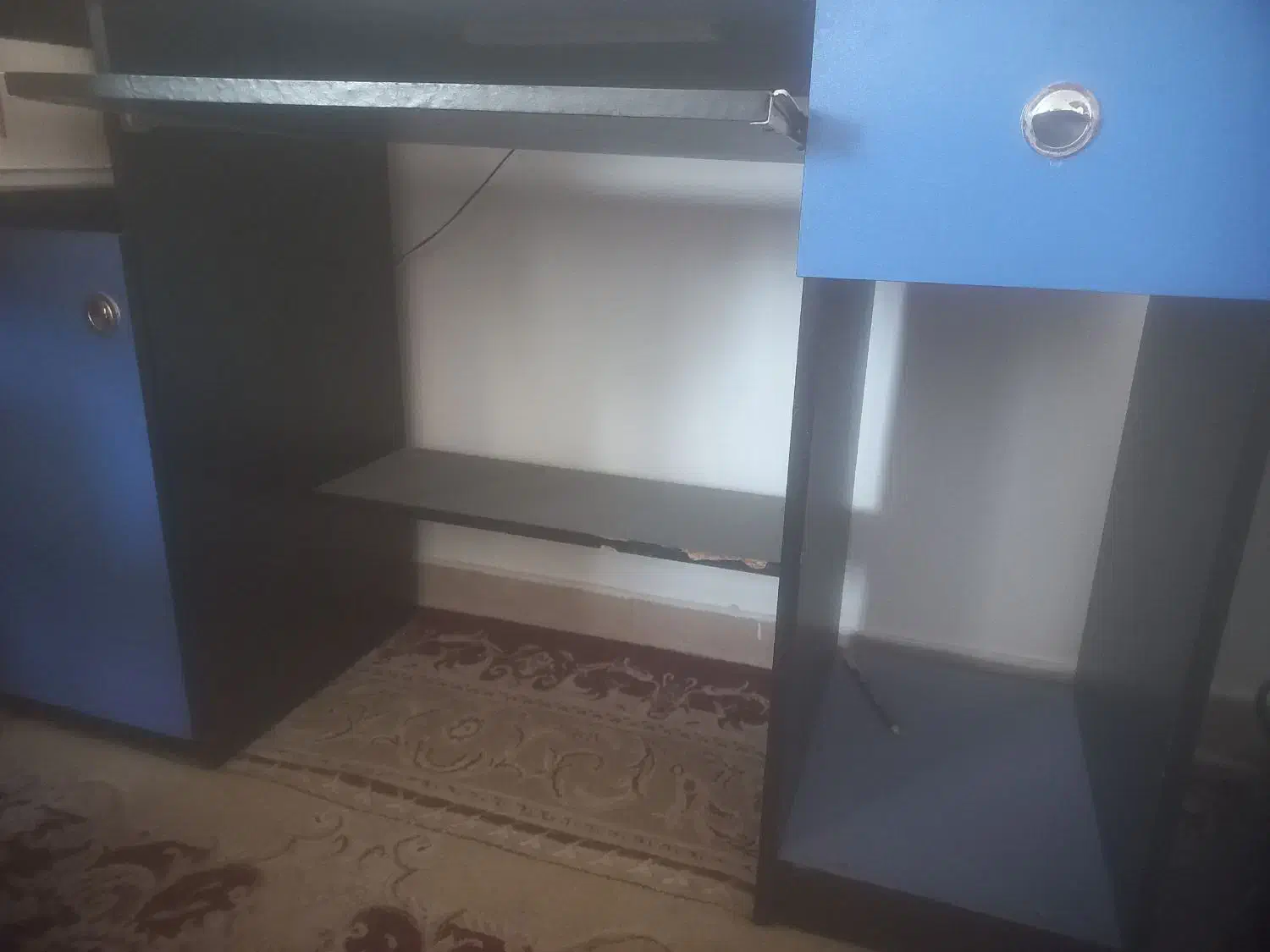 کتابخانه و میز کامپیوتر|میز تحریر و کامپیوتر|رباط‌کریم, رباط‌کریم|دیوار