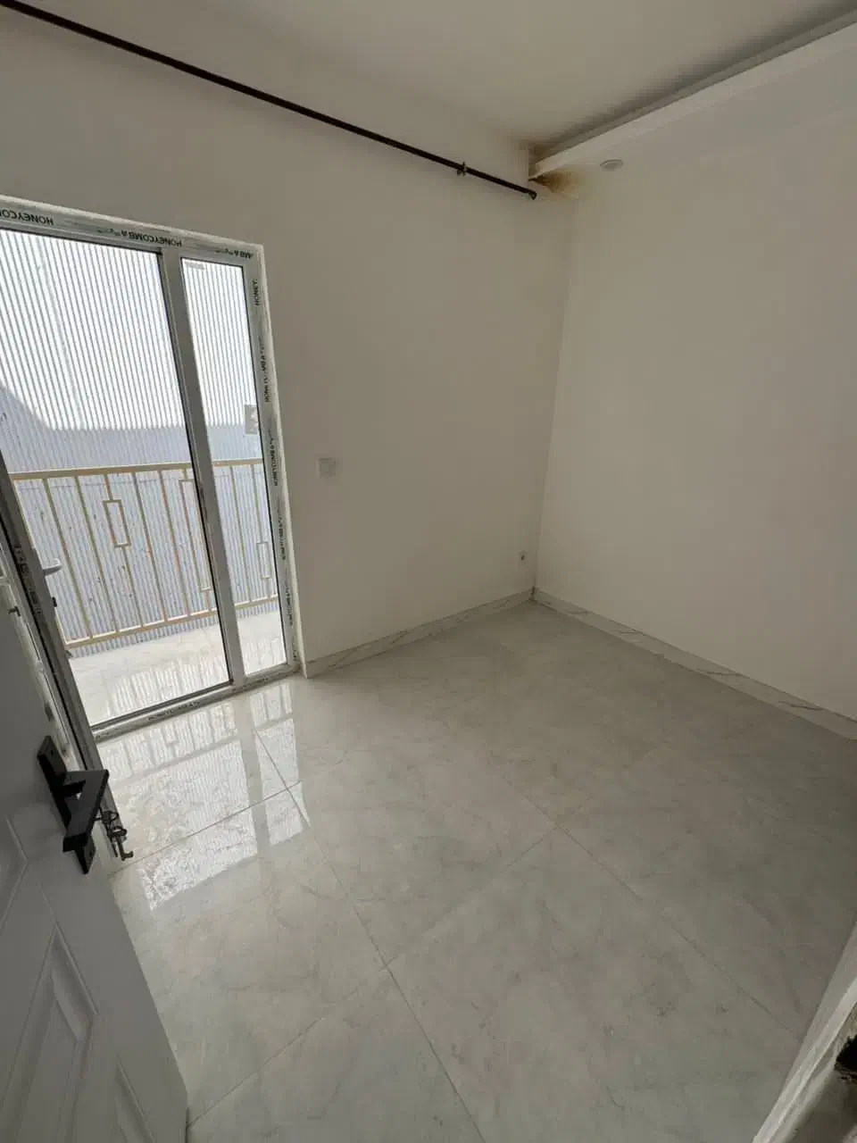 ۱۱۰ متر .نوساز تک واحدی .فلسطین . بدون واسطه|فروش آپارتمان|رشت, فلسطین|دیوار