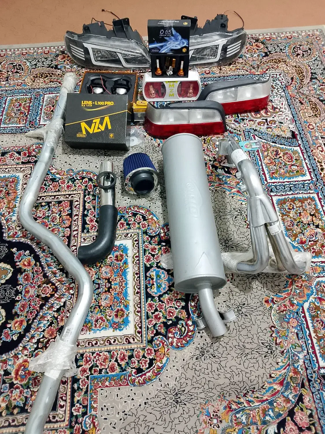 لنز چراغ اسپرت پارس هدرز سنتر اگزوز بنزی چراغ عقب|قطعات یدکی و لوازم جانبی|خاش, |دیوار