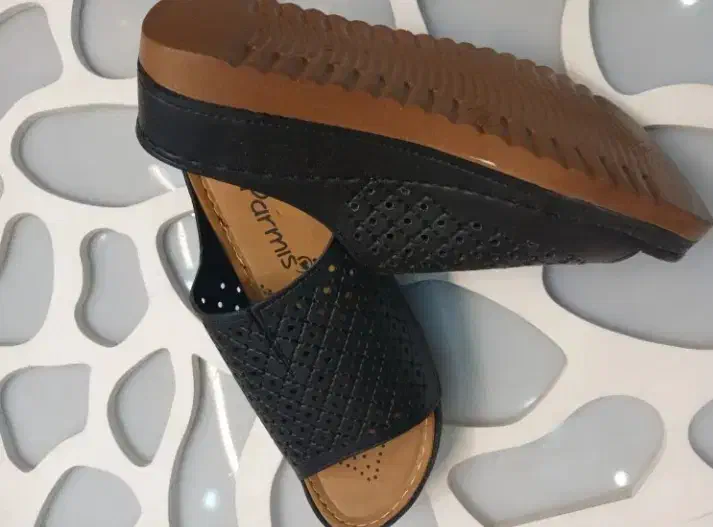 فروش انواع دمپایی|کیف، کفش، کمربند|قروه, |دیوار