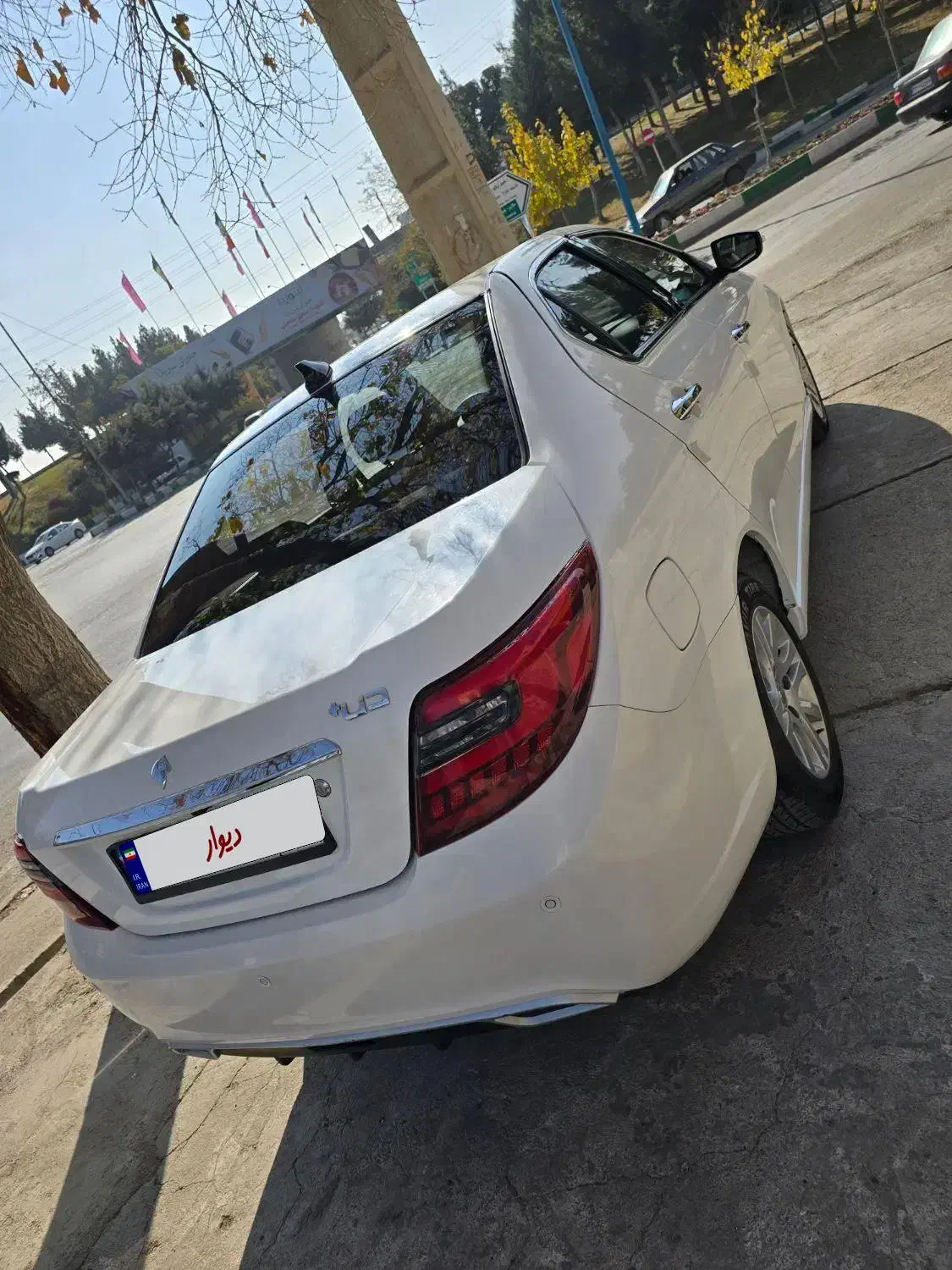 دنا پلاس 4چرخ دیسک 1401 5دنده|خودرو سواری و وانت|بروجرد, |دیوار